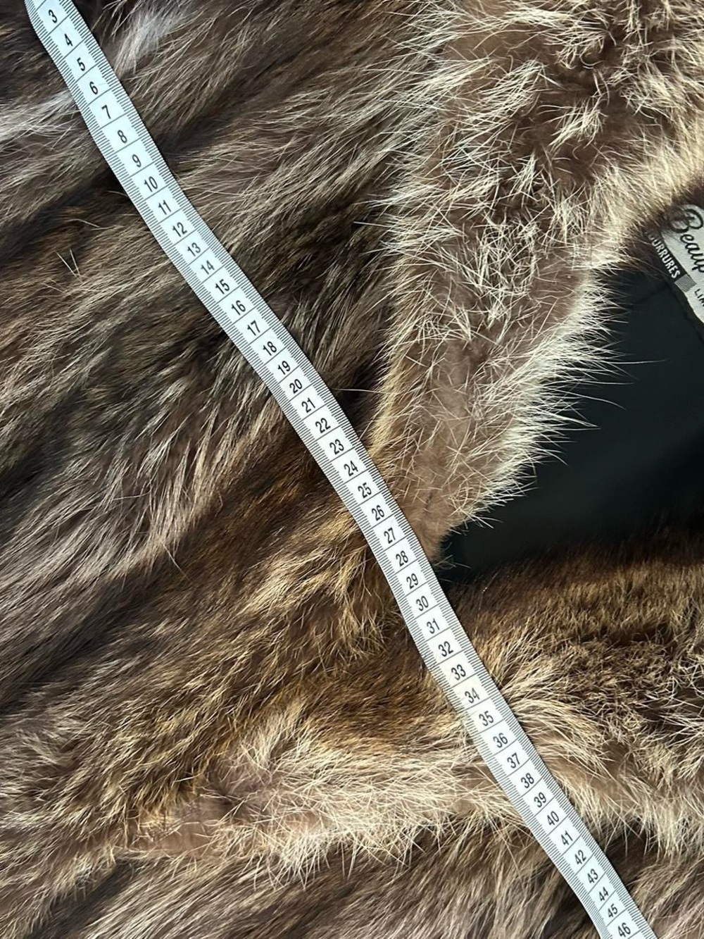 Vintage Long Genuine Fur Coat – 70s Style - Picture 5 of 11